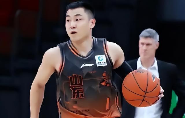 转折点！山东男篮强势反弹，CBA季后赛赛后攻防权衡，目标明确，训练强度明显提升的简单介绍